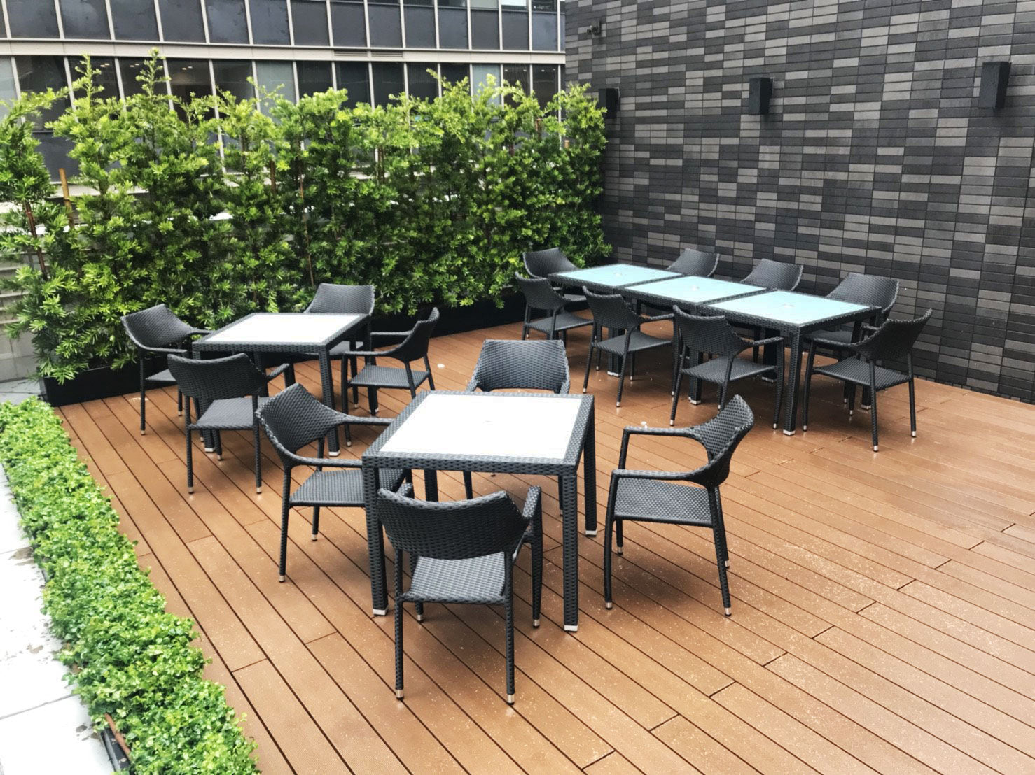 布萊曼 藤編餐桌（傘洞）